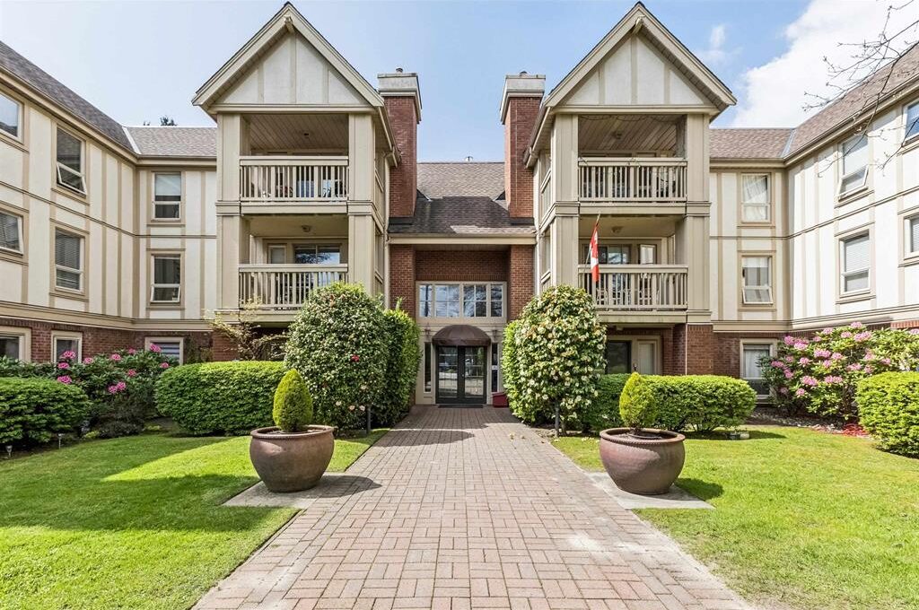 #105 -843 22nd Street